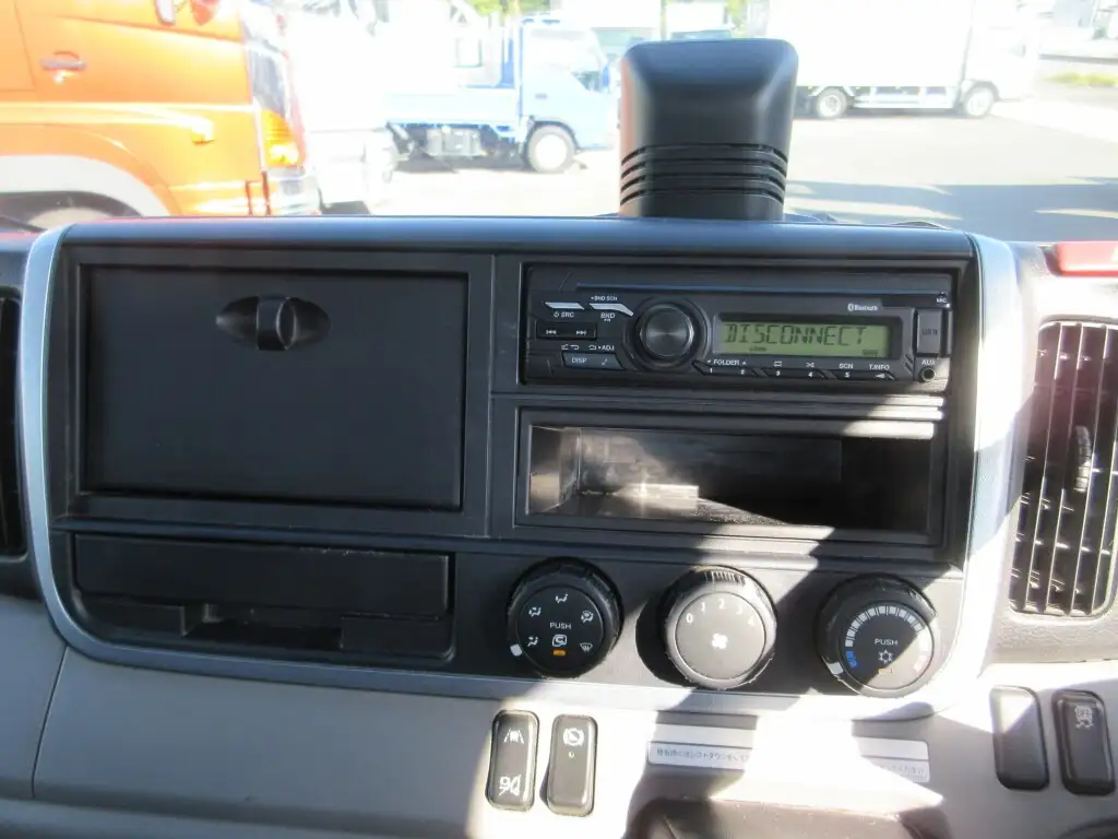 三菱 キャンター 小型 平ボディ 床鉄板 2PG-FEB80の中古トラック画像15