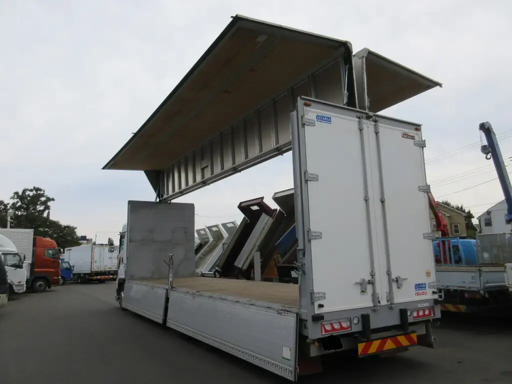 いすゞ ギガ 大型 ウイング ハイルーフ エアサスの中古トラック画像6