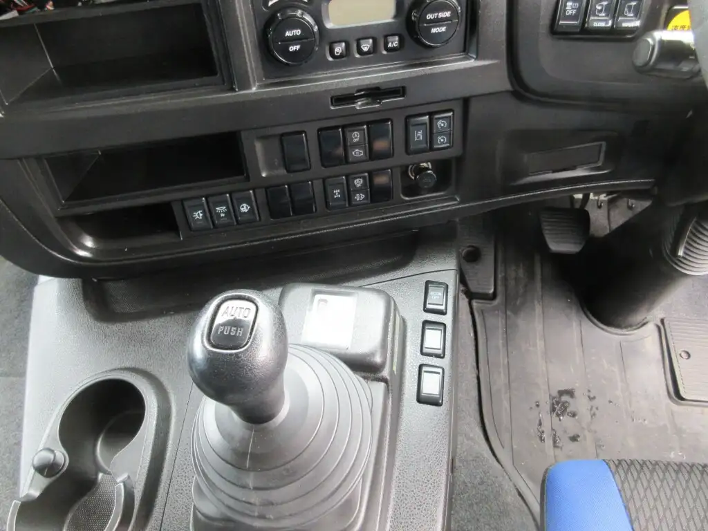 いすゞ ギガ 大型 ウイング ハイルーフ エアサスの中古トラック画像13