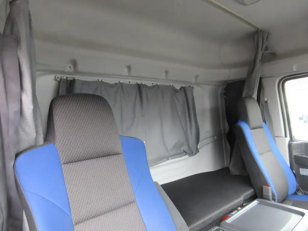 いすゞ ギガ 大型 ウイング ハイルーフ エアサスの中古トラック画像15