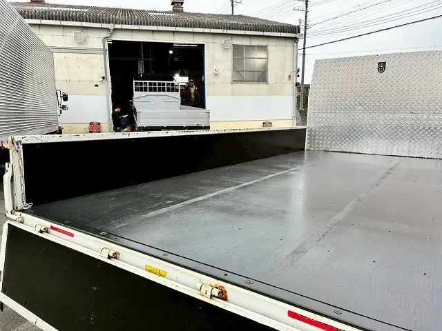 三菱 キャンター 小型 平ボディ カスタム 2PG-FEB90の中古トラック画像10