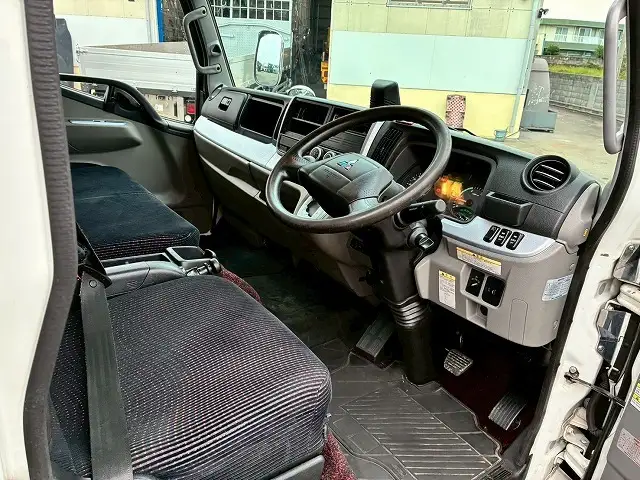 三菱 キャンター 小型 平ボディ カスタム 2PG-FEB90の中古トラック画像11