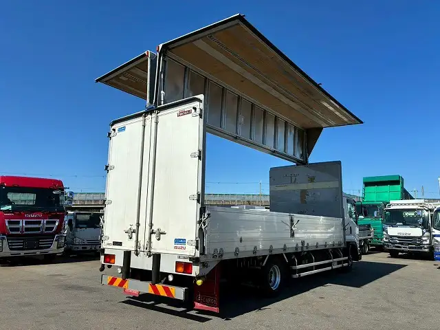 いすゞ フォワード 中型/増トン ウイング エアサス ベッドの中古トラック画像6