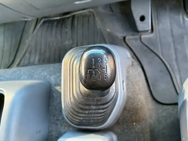 いすゞ フォワード 中型/増トン ウイング エアサス ベッドの中古トラック画像15