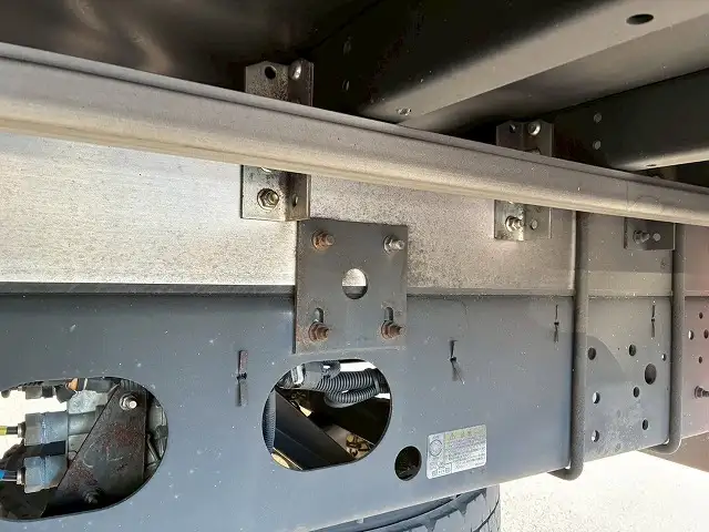 いすゞ フォワード 中型/増トン ウイング エアサス ベッドの中古トラック画像18