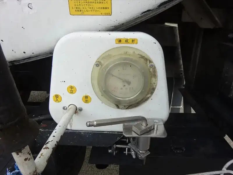 マツダ タイタン 小型 タンク車 バキューム BDG-LKR85Nの中古トラック画像11