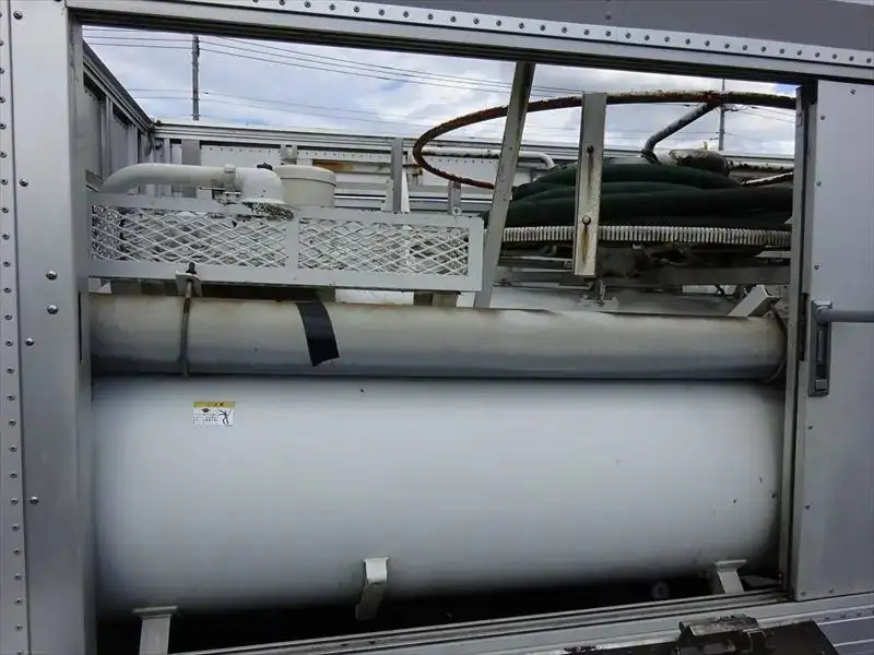 マツダ タイタン 小型 タンク車 バキューム BDG-LKR85Nの中古トラック画像9