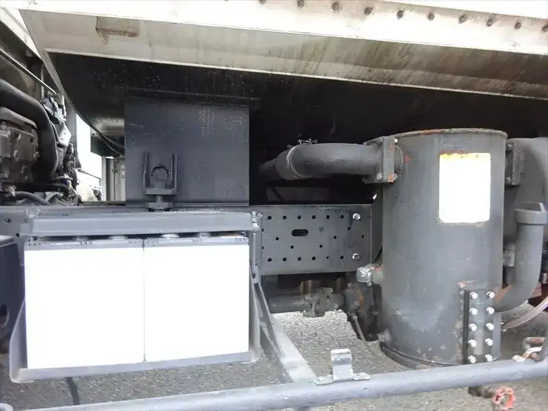 マツダ タイタン 小型 タンク車 バキューム BDG-LKR85Nの中古トラック画像16