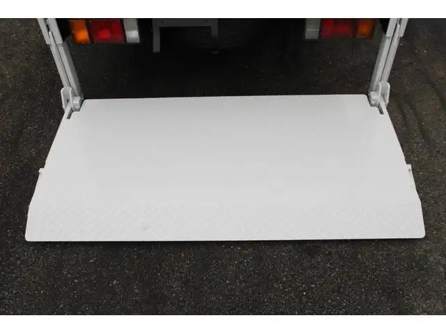 いすゞ エルフ 小型 平ボディ Wキャブ パワーゲートの中古トラック画像8