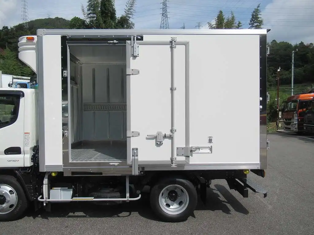 三菱 キャンター 小型 冷凍冷蔵 低温 床アルミの中古トラック画像9