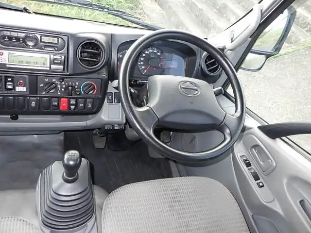 日野 デュトロ 小型 アルミバン サイドドア TKG-XZC655Mの中古トラック画像12