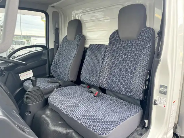 いすゞ エルフ 小型 冷凍冷蔵 低温 サイドドアの中古トラック画像9