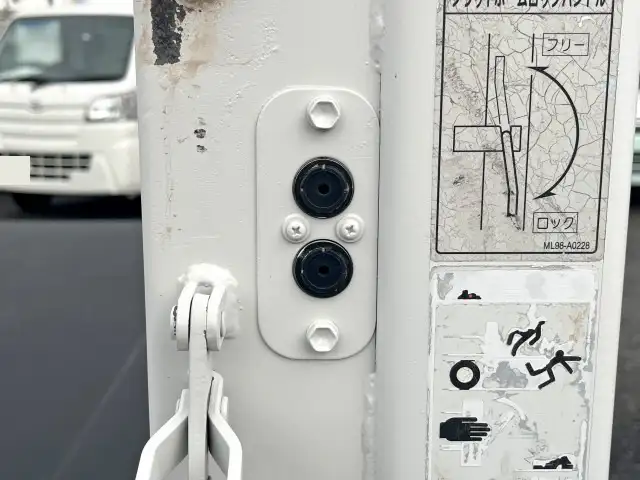 日産 アトラス 小型 平ボディ パワーゲート CBF-SQ2F24の中古トラック画像10