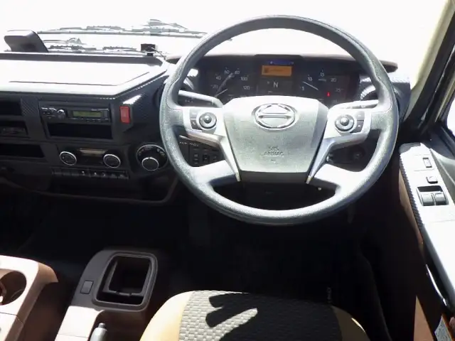 日野 レンジャー 中型/増トン 平ボディ ベッド 2KG-FD2ABAの中古トラック画像11