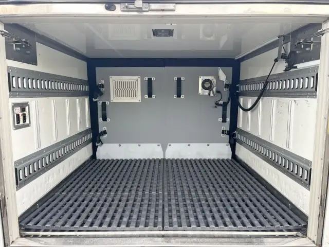 トヨタ ダイナ 小型 冷凍冷蔵 低温 床ステンの中古トラック画像6