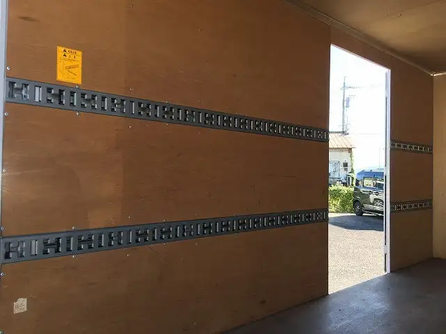 三菱 キャンター 小型 アルミバン サイドドア PDG-FG74Dの中古トラック画像8