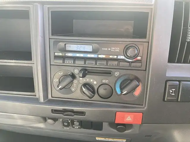 いすゞ エルフ 小型 平ボディ 床鉄板 BKG-NPR85ANの中古トラック画像14