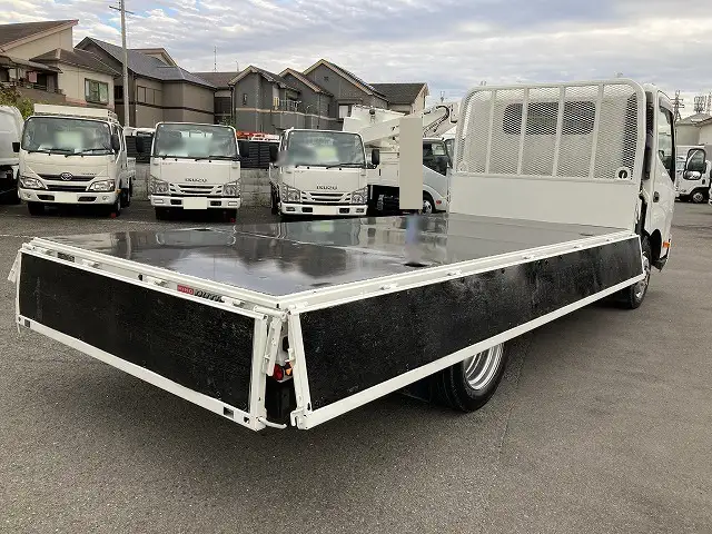 日野 デュトロ 小型 平ボディ 2RG-XZU710M R2の中古トラック画像6