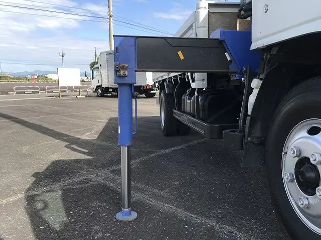 いすゞ エルフ 小型 クレーン付 4段 ラジコンの中古トラック画像10