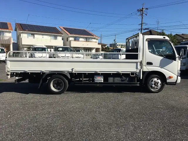 トヨタ ダイナ 小型 平ボディ 2RG-XZC655 R2の中古トラック画像3