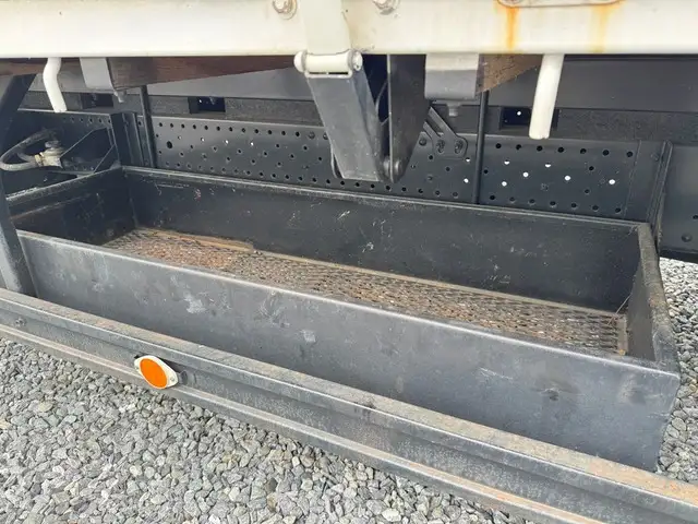 いすゞ エルフ 小型 平ボディ 床鉄板 BDG-NPR85ARの中古トラック画像16