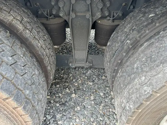 いすゞ ギガ 大型 ウイング エアサス ベッドの中古トラック画像20