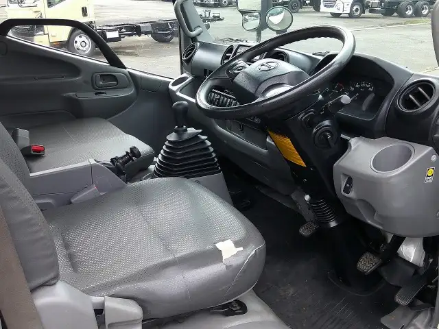 日野 デュトロ 小型 平ボディ 2RG-XZU645M R4の中古トラック画像10