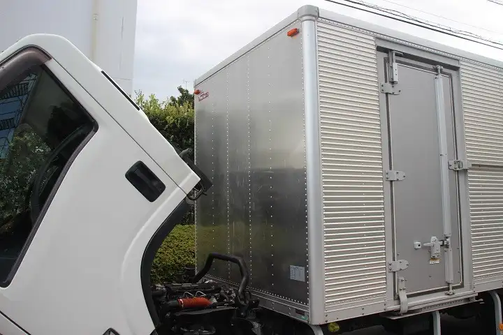 いすゞ エルフ 小型 アルミバン サイドドア 2RG-NPR88ANの中古トラック画像7