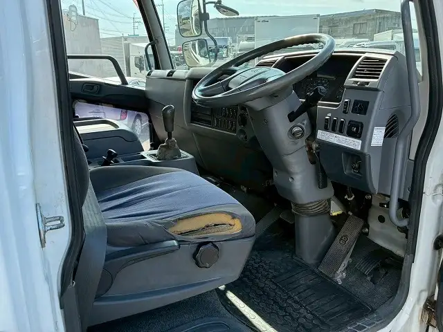 三菱 ファイター 中型/増トン ウイング ベッド QKG-FK62FZの中古トラック画像11