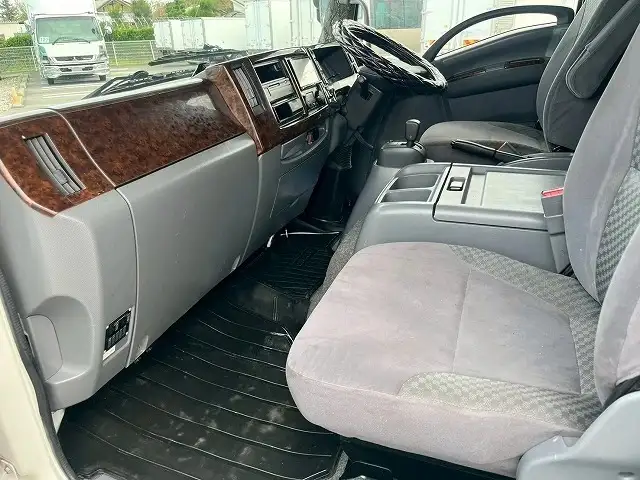 いすゞ フォワード 中型/増トン 平ボディ アルミブロック エアサスの中古トラック画像12