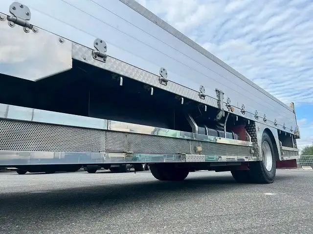 いすゞ フォワード 中型/増トン 平ボディ アルミブロック エアサスの中古トラック画像像17