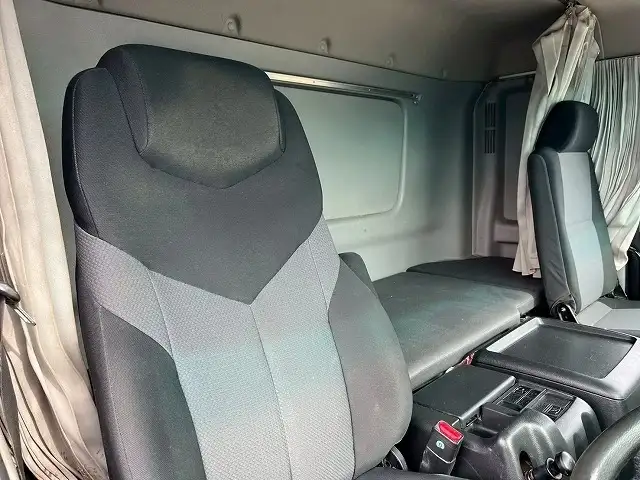 日野 プロフィア 大型 クレーン付 エアサス 4段の中古トラック画像11