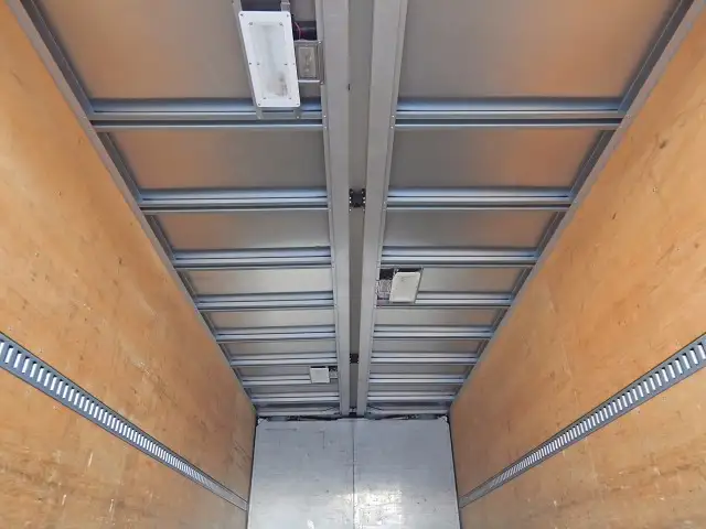 日野 レンジャー 中型/増トン ウイング エアサス ベッドの中古トラック画像9