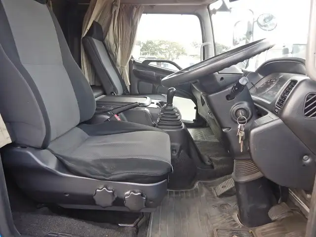 日野 レンジャー 中型/増トン ウイング エアサス ベッドの中古トラック画像10