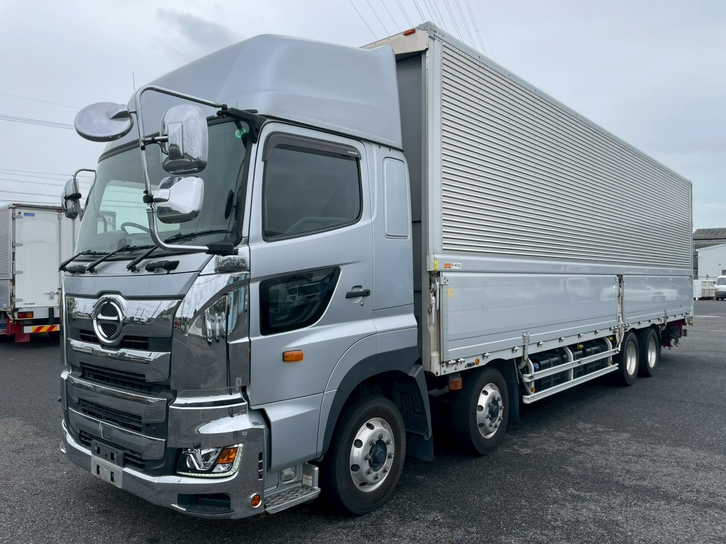 日野 プロフィア 大型 ウイング ハイルーフ エアサス の中古トラック【車両No.199726】