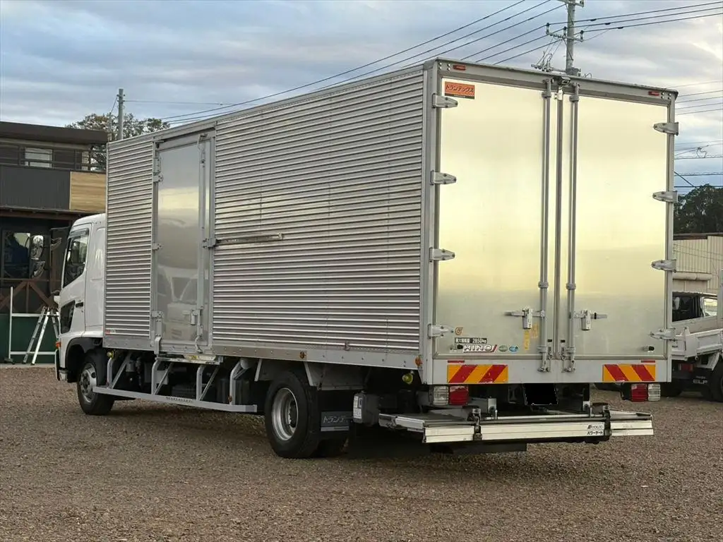 日野 レンジャー 中型/増トン アルミバン パワーゲート サイドドアの中古トラック画像4