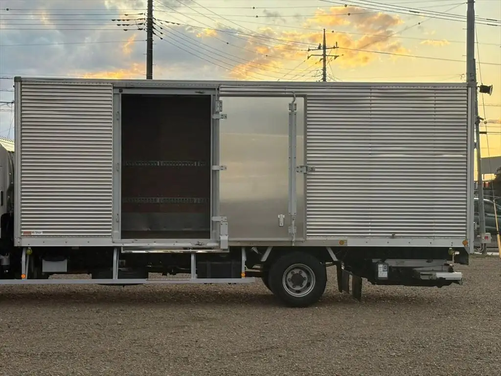 日野 レンジャー 中型/増トン アルミバン パワーゲート サイドドアの中古トラック画像5