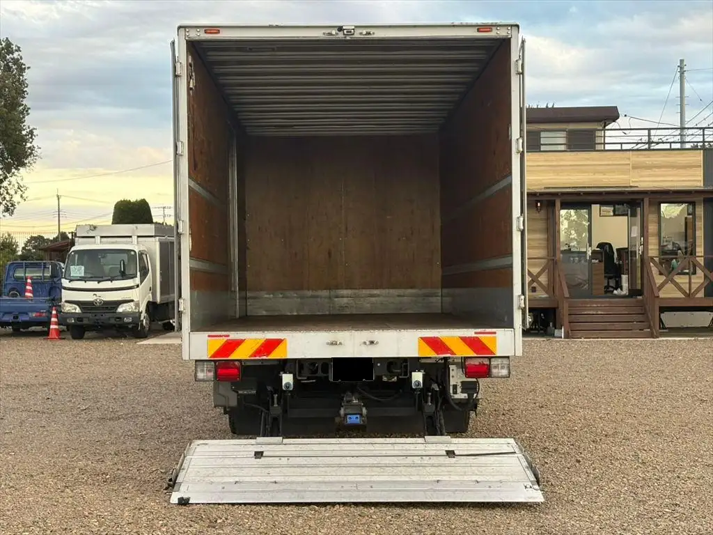 日野 レンジャー 中型/増トン アルミバン パワーゲート サイドドアの中古トラック画像6