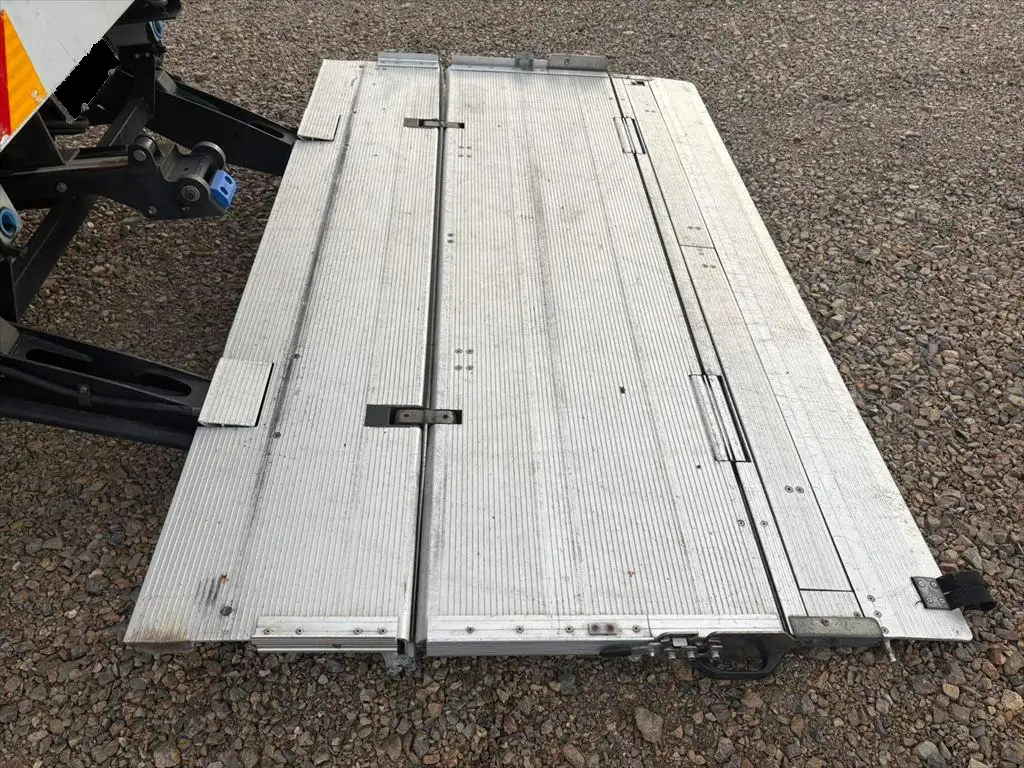 日野 レンジャー 中型/増トン アルミバン パワーゲート サイドドアの中古トラック画像12