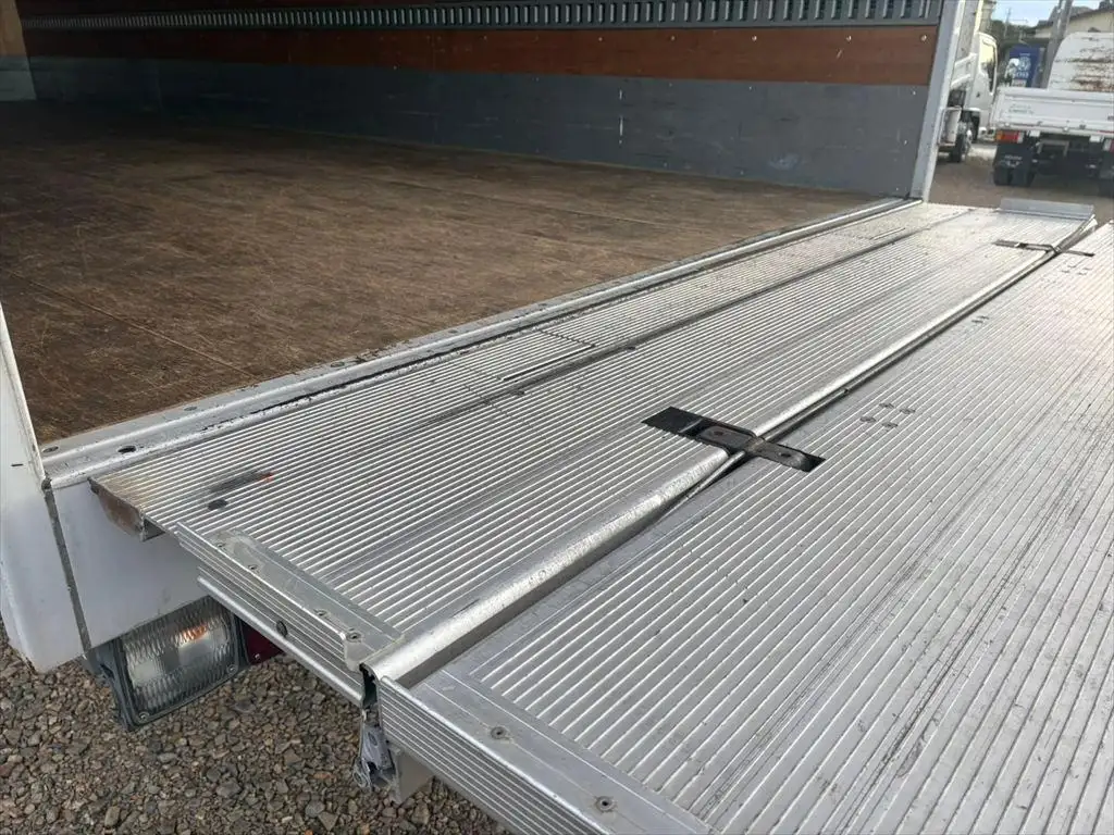 日野 レンジャー 中型/増トン アルミバン パワーゲート サイドドアの中古トラック画像11