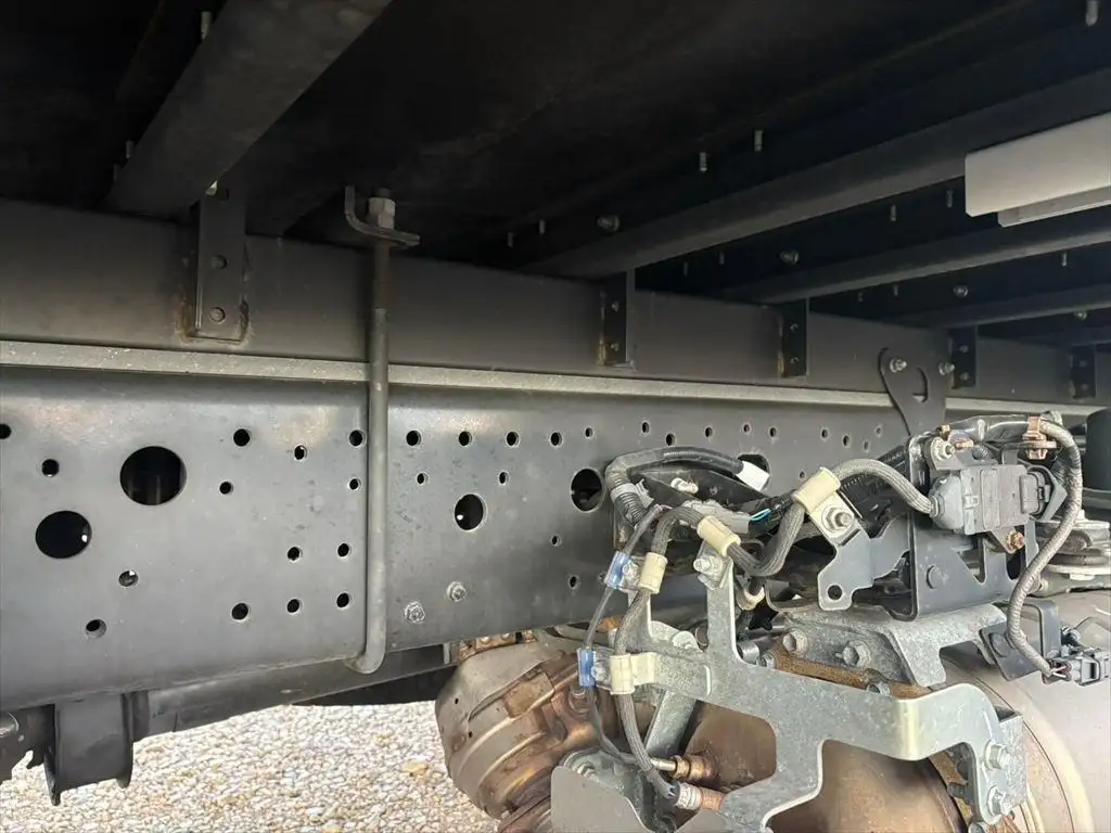 日野 レンジャー 中型/増トン アルミバン パワーゲート サイドドアの中古トラック画像19