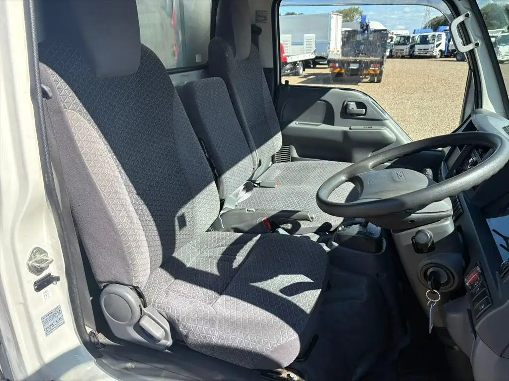 いすゞ エルフ 小型 平ボディ 床鉄板 2RG-NJR88Aの中古トラック画像12