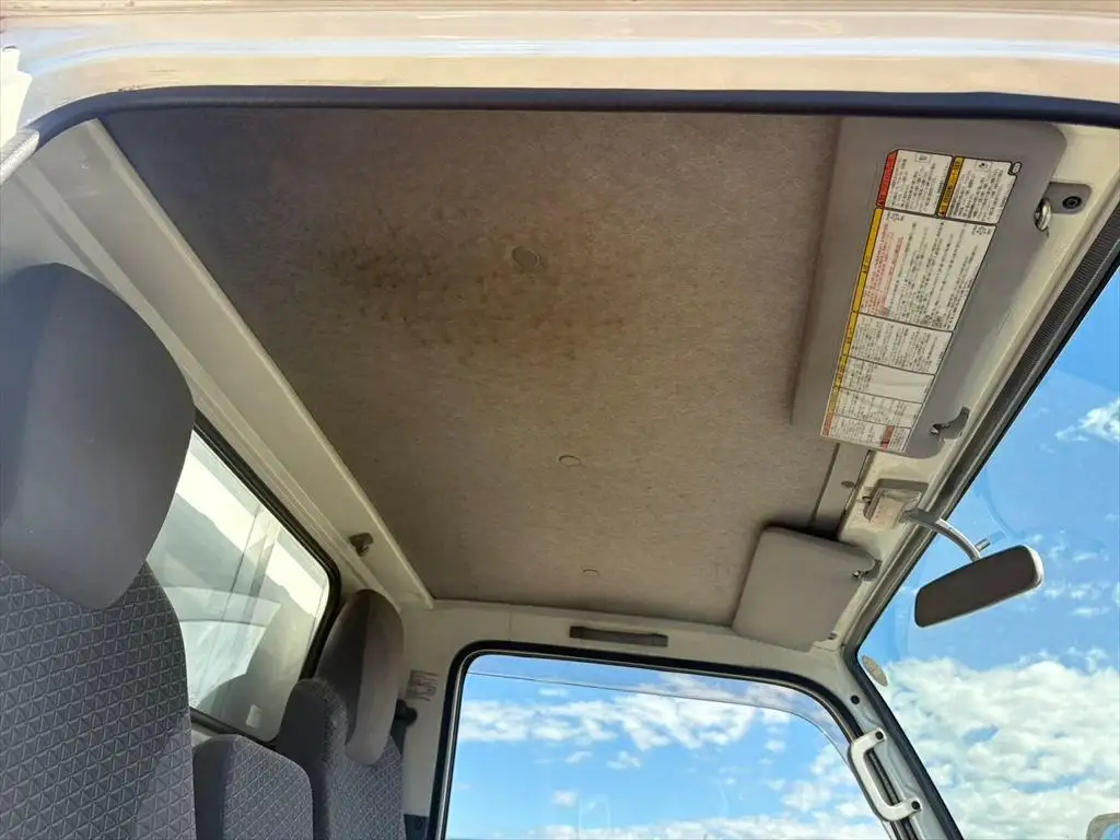 いすゞ エルフ 小型 平ボディ 床鉄板 2RG-NJR88Aの中古トラック画像15