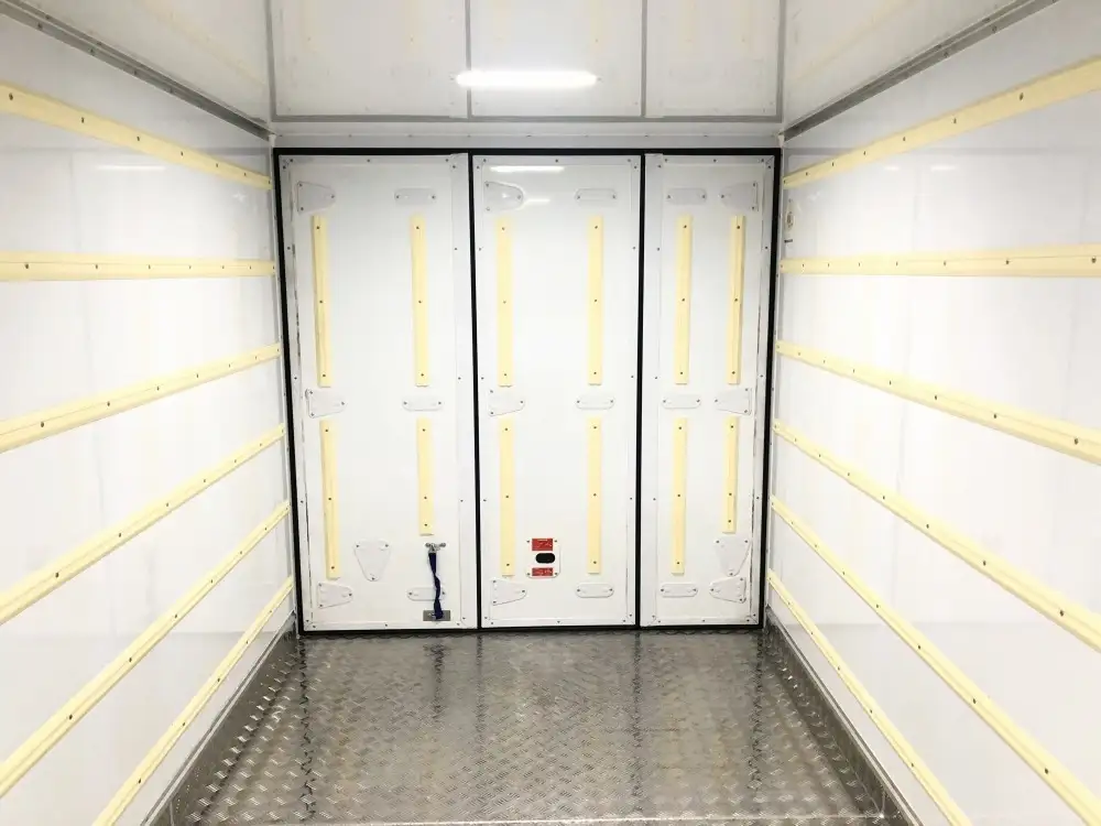 いすゞ エルフ 小型 冷凍冷蔵 中温 スタンバイの中古トラック画像6