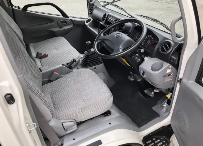 日野 デュトロ 小型 ウイング 幌ウイング TKG-XZU605Mの中古トラック画像14