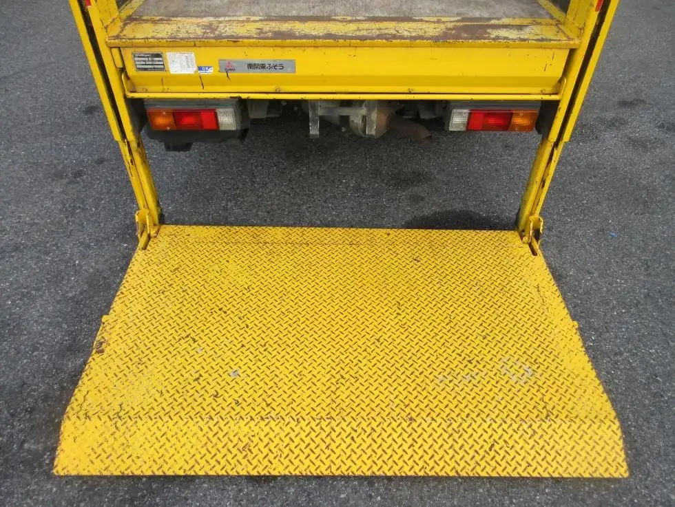 三菱 キャンター 小型 平ボディ Wキャブ パワーゲートの中古トラック画像8