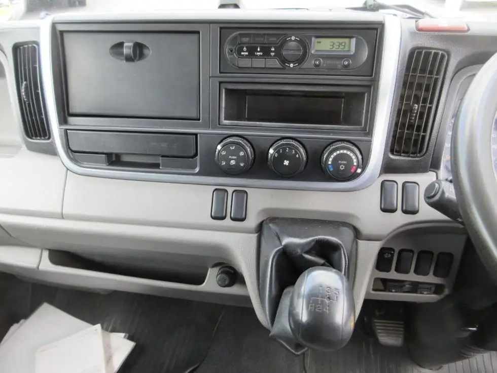 三菱 キャンター 小型 平ボディ Wキャブ パワーゲートの中古トラック画像13