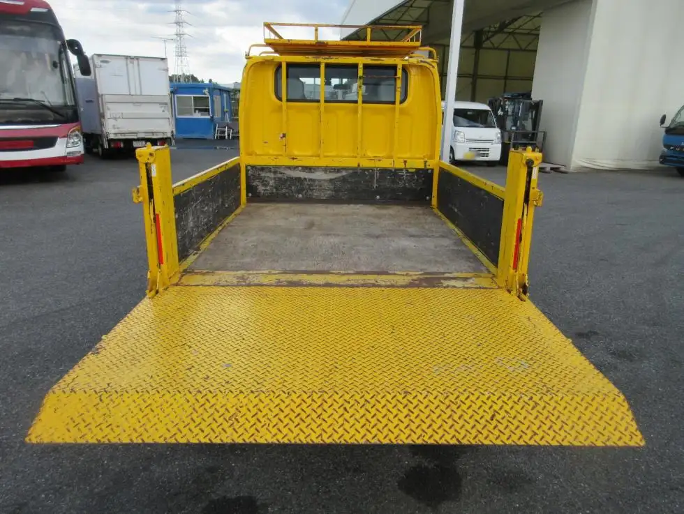 三菱 キャンター 小型 平ボディ Wキャブ パワーゲートの中古トラック画像5