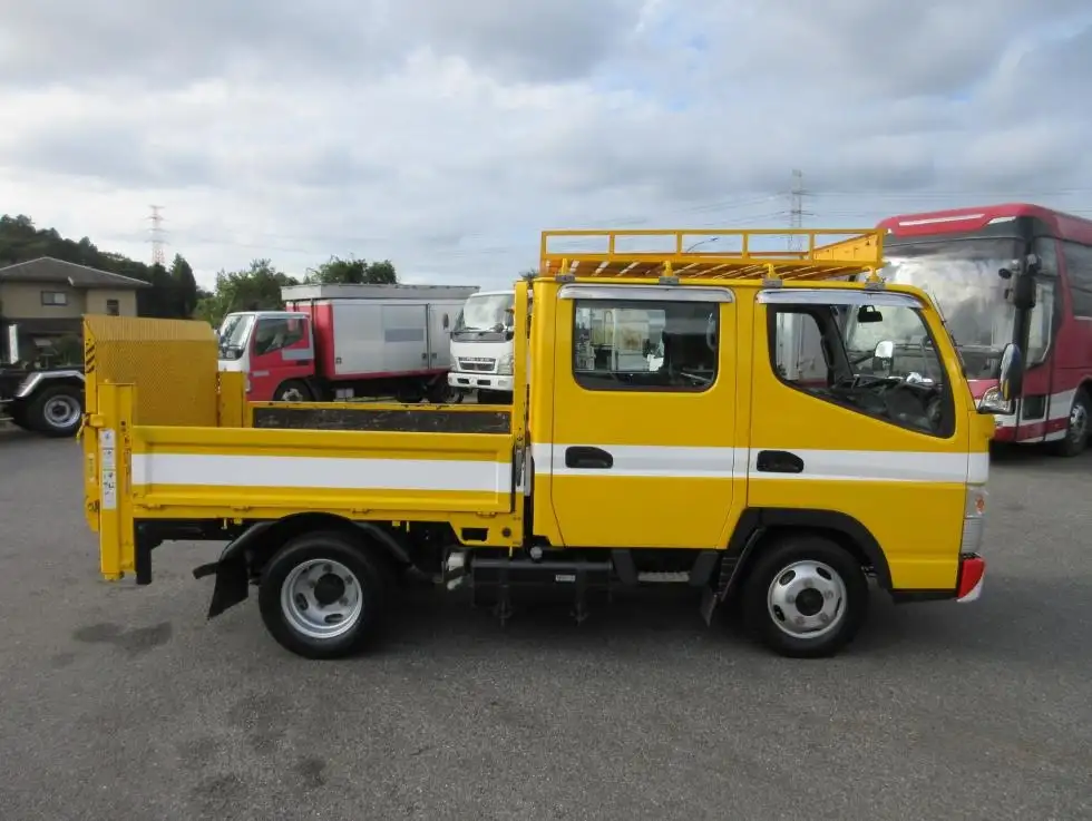 三菱 キャンター 小型 平ボディ Wキャブ パワーゲートの中古トラック画像2