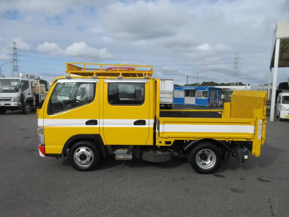 三菱 キャンター 小型 平ボディ Wキャブ パワーゲートの中古トラック画像4